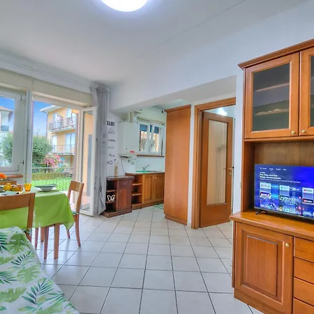 Apartment Leonardo House Garden Center - Happy Stresa